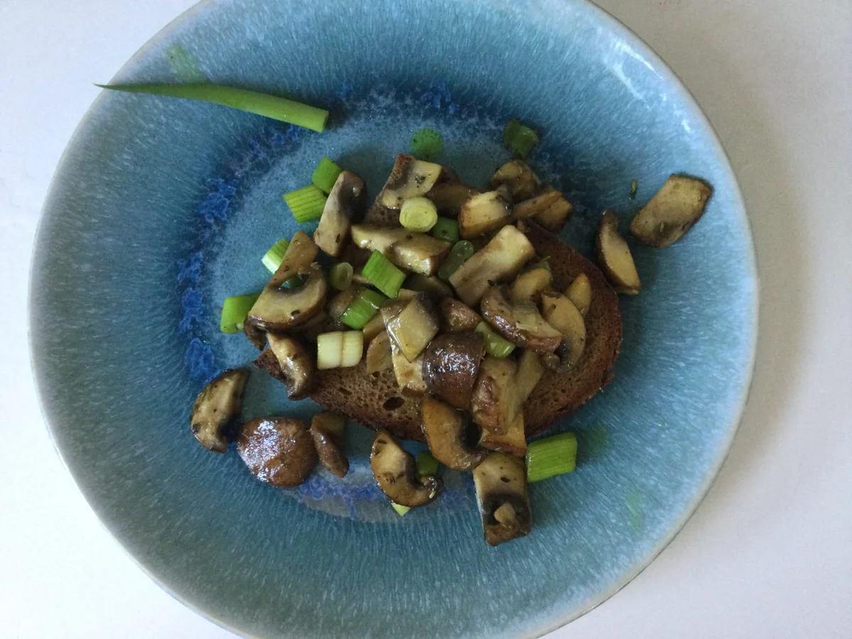 „Schnelle Champignon-Schnitte ohne Gedöns“ zur kochbar Challenge Juli 2022 - Rezept - Bild Nr. 2