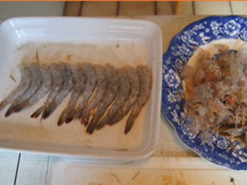 Frittierte Phönix-Garnelen mit Mie-Nudeln und Eisbergsalat - Rezept - Bild Nr. 5