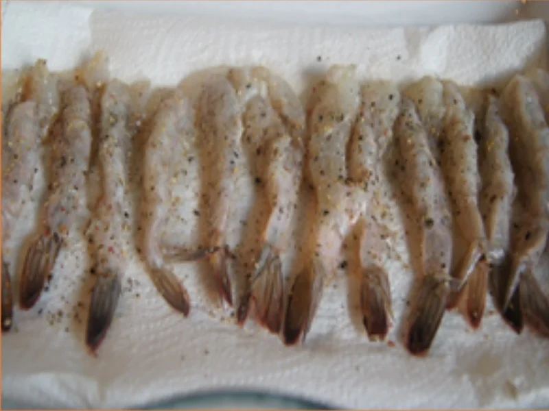 Frittierte Phönix-Garnelen mit Mie-Nudeln und Eisbergsalat - Rezept - Bild Nr. 8