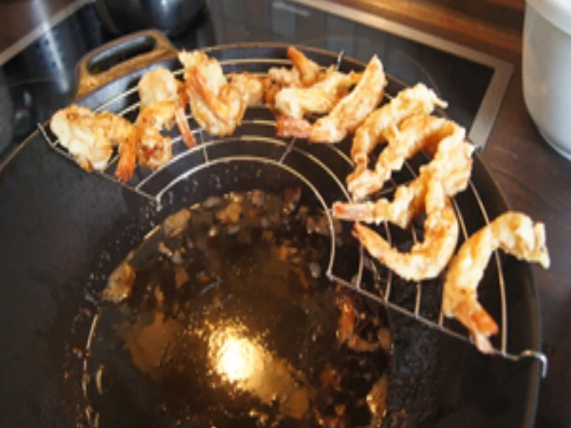 Frittierte Phönix-Garnelen mit Mie-Nudeln und Eisbergsalat - Rezept - Bild Nr. 11