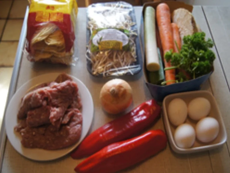 Rezept: Chinesische Bratnudeln mit Mett, Ei und Gemüsemix Bild Nr. 3 Chinesische Bratnudeln mit Mett, Ei und Gemüsemix - Rezept - Bild Nr. 3