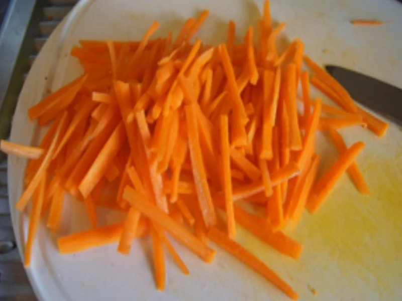 Rezept: Chinesische Bratnudeln mit Mett, Ei und Gemüsemix Bild Nr. 13 Chinesische Bratnudeln mit Mett, Ei und Gemüsemix - Rezept - Bild Nr. 13