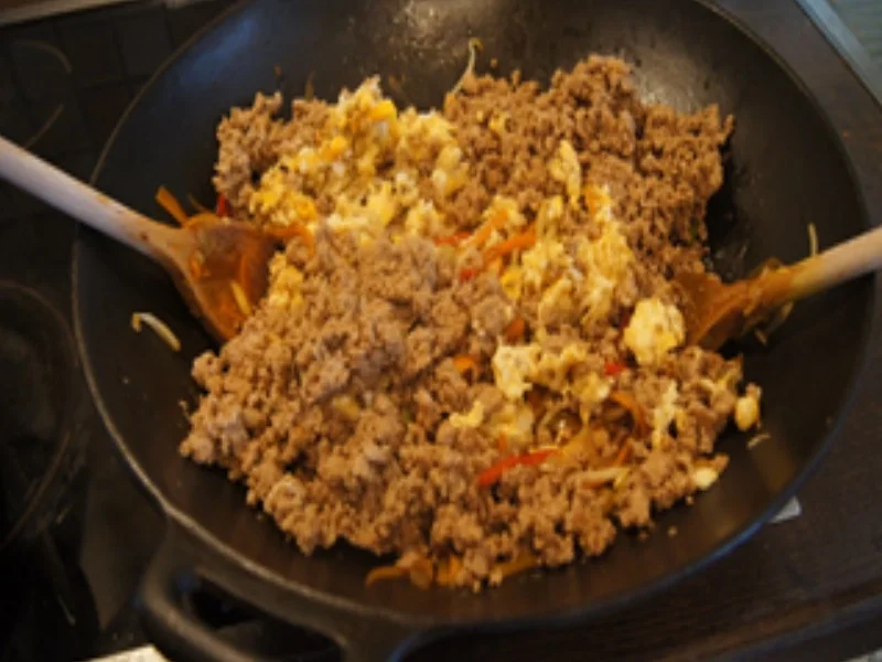 Rezept: Chinesische Bratnudeln mit Mett, Ei und Gemüsemix Bild Nr. 23 Chinesische Bratnudeln mit Mett, Ei und Gemüsemix - Rezept - Bild Nr. 23