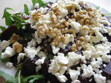 Rote Beete Salat mit Rucola, Feta und Walnüssen - Rezept - Bild Nr. 2