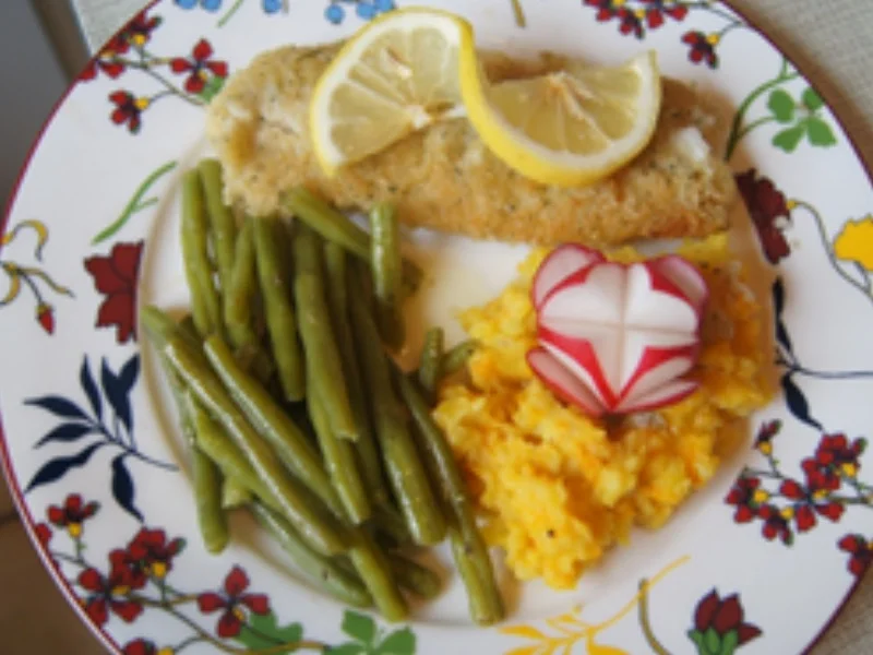 Seelachsfilet mit grünen Bohnen und Möhren-Kartoffel-Stampf - Rezept - Bild Nr. 2