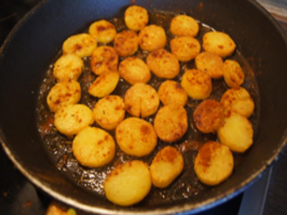 Herzhafte Bratkartoffeln mit Bauernsülze und Gewürzgurke - Rezept - Bild Nr. 8