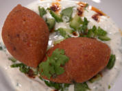 Oruk mit Joghurt-Minz-Spiegel und Chili-Tropfen - Rezept - Bild Nr. 2