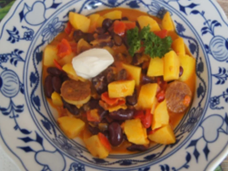 Rezept: Kartoffel-Gemüse-Bratwurst-Pfanne Bild Nr. 2 Kartoffel-Gemüse-Bratwurst-Pfanne - Rezept - Bild Nr. 2