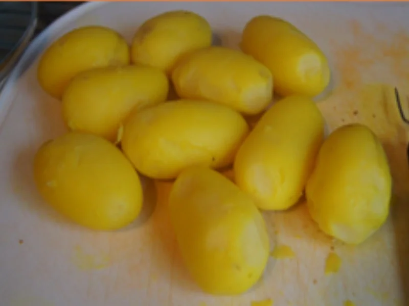 Rezept: Kartoffel-Gemüse-Bratwurst-Pfanne Bild Nr. 5 Kartoffel-Gemüse-Bratwurst-Pfanne - Rezept - Bild Nr. 5