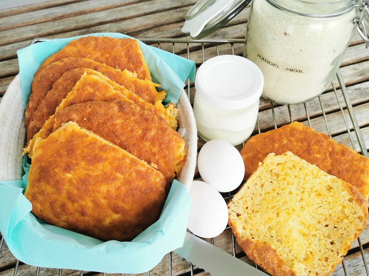 Rezept: BiNe` S KETO BRÖTCHEN Bild Nr. 2 BiNe` S KETO BRÖTCHEN - Rezept - Bild Nr. 2