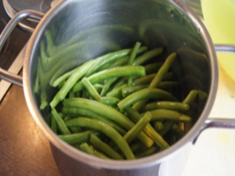 Schwartenwurst mit Buschbohnen und Kümmel-Drillingen - Rezept - Bild Nr. 8