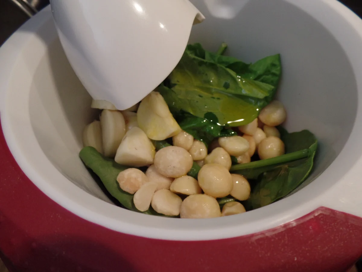 Spaghetti mit Spinat-Pesto - Rezept - Bild Nr. 3