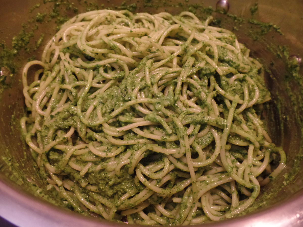 Spaghetti mit Spinat-Pesto - Rezept - Bild Nr. 9