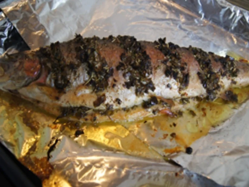 Ganze Lachsforelle im Backofen mit Zitronen-Butter-Sauce, Brokkoli und Drillingen - Rezept - Bild Nr. 8