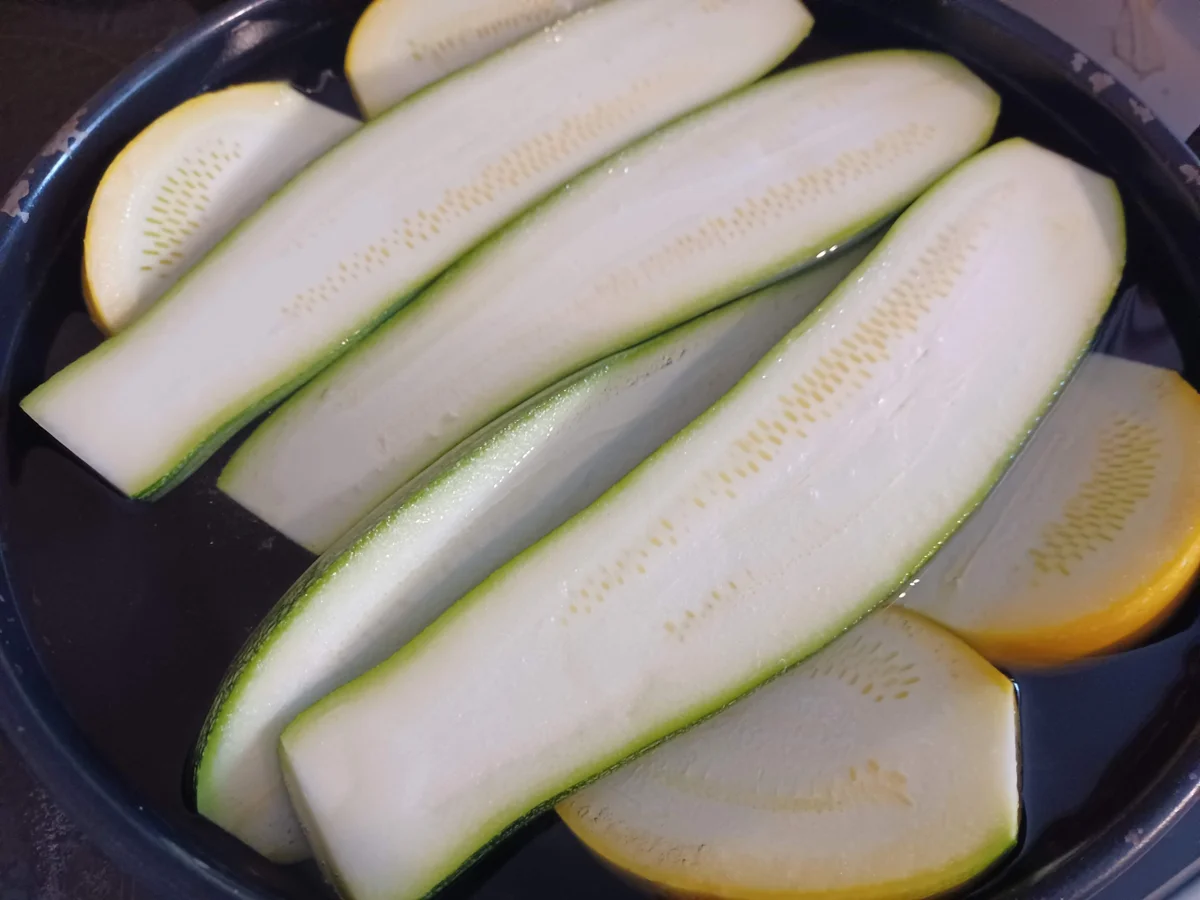 Zucchini alla Caprese kulinarische Weltreise 08/2022 - Rezept - Bild Nr. 7