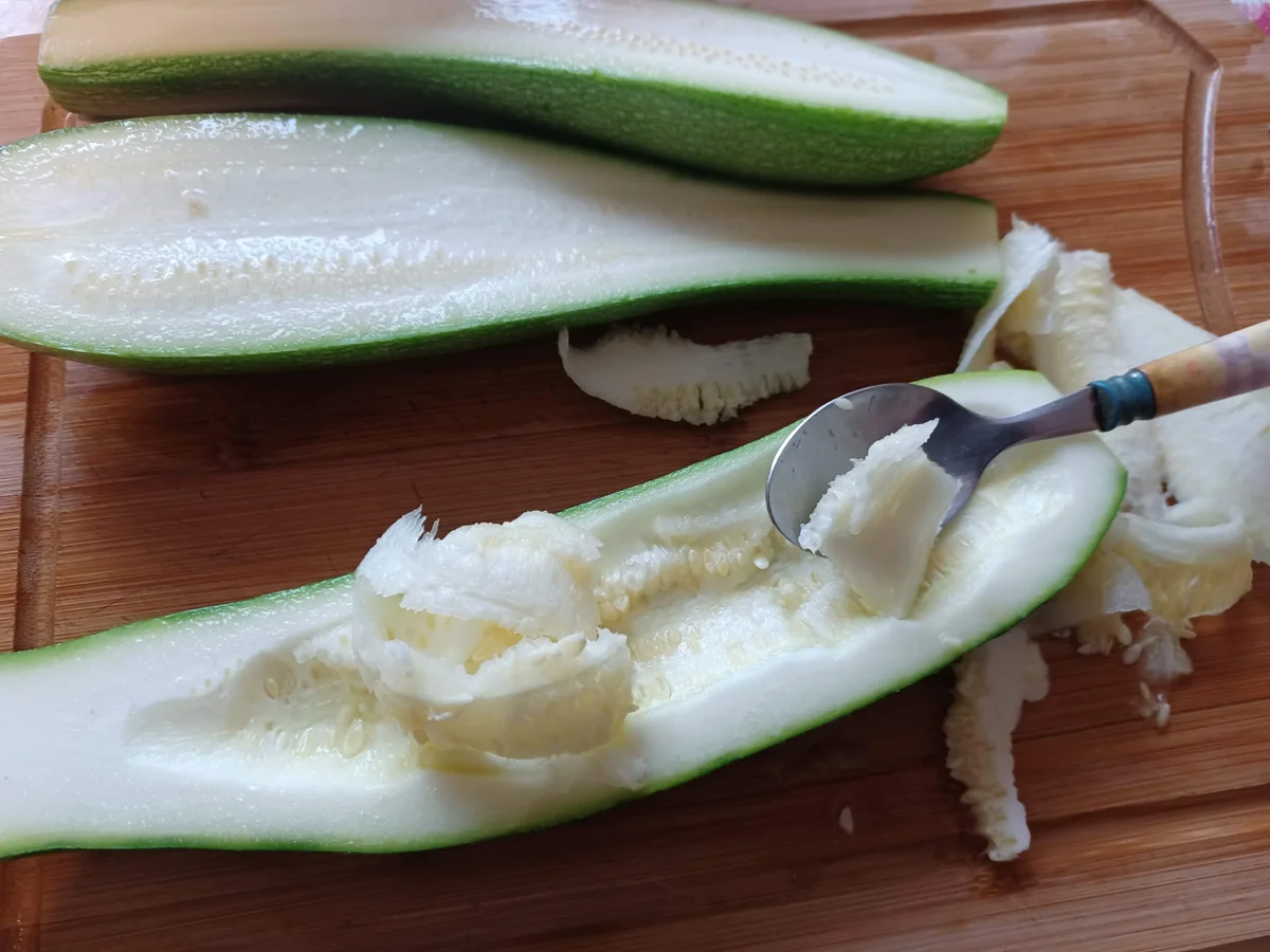 Zucchini alla Caprese kulinarische Weltreise 08/2022 - Rezept - Bild Nr. 9