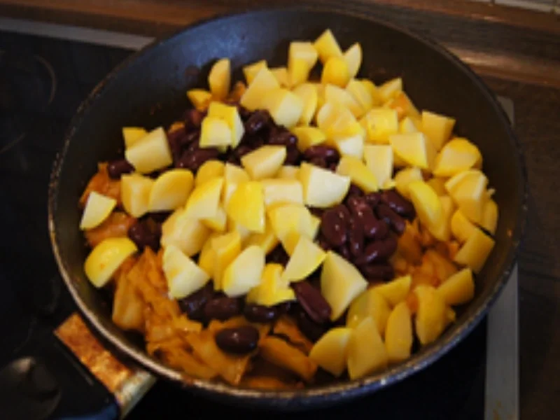 Spitzkohl-Kidneybohnen-Kartoffel-Pfanne - Rezept - Bild Nr. 13