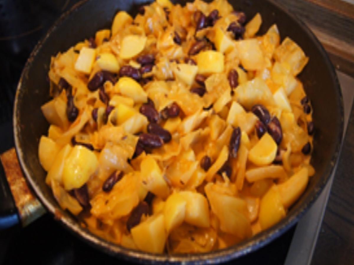 Spitzkohl-Kidneybohnen-Kartoffel-Pfanne - Rezept - Bild Nr. 14