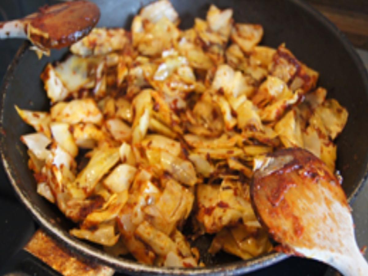 Gefüllte Riesenchampignons auf geschmorten Spitzkohl - Rezept - Bild Nr. 9