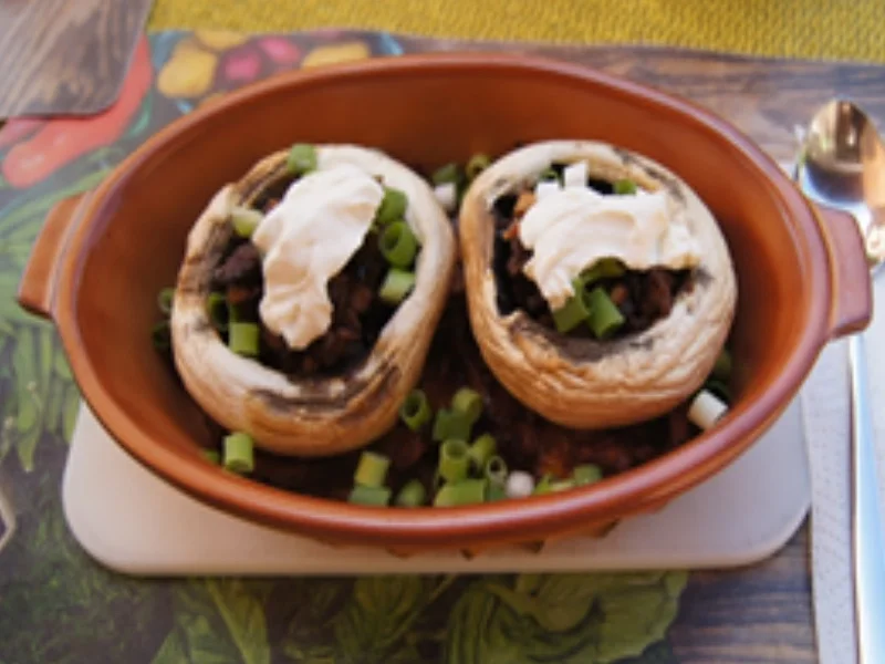 Gefüllte Riesenchampignons auf geschmorten Spitzkohl - Rezept - Bild Nr. 15