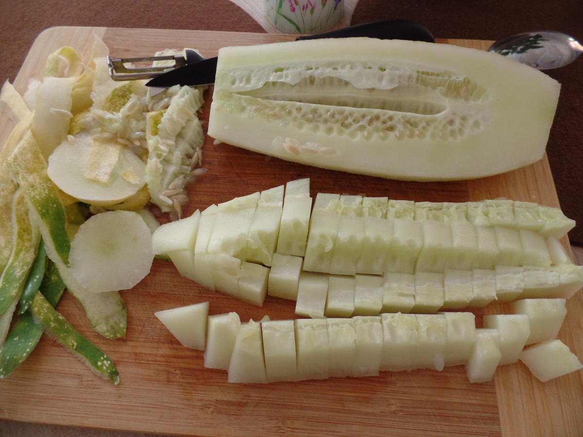 Kalte Gurkensuppe mit Feta und Laugenbrötchen Croutons - einfach - von ...