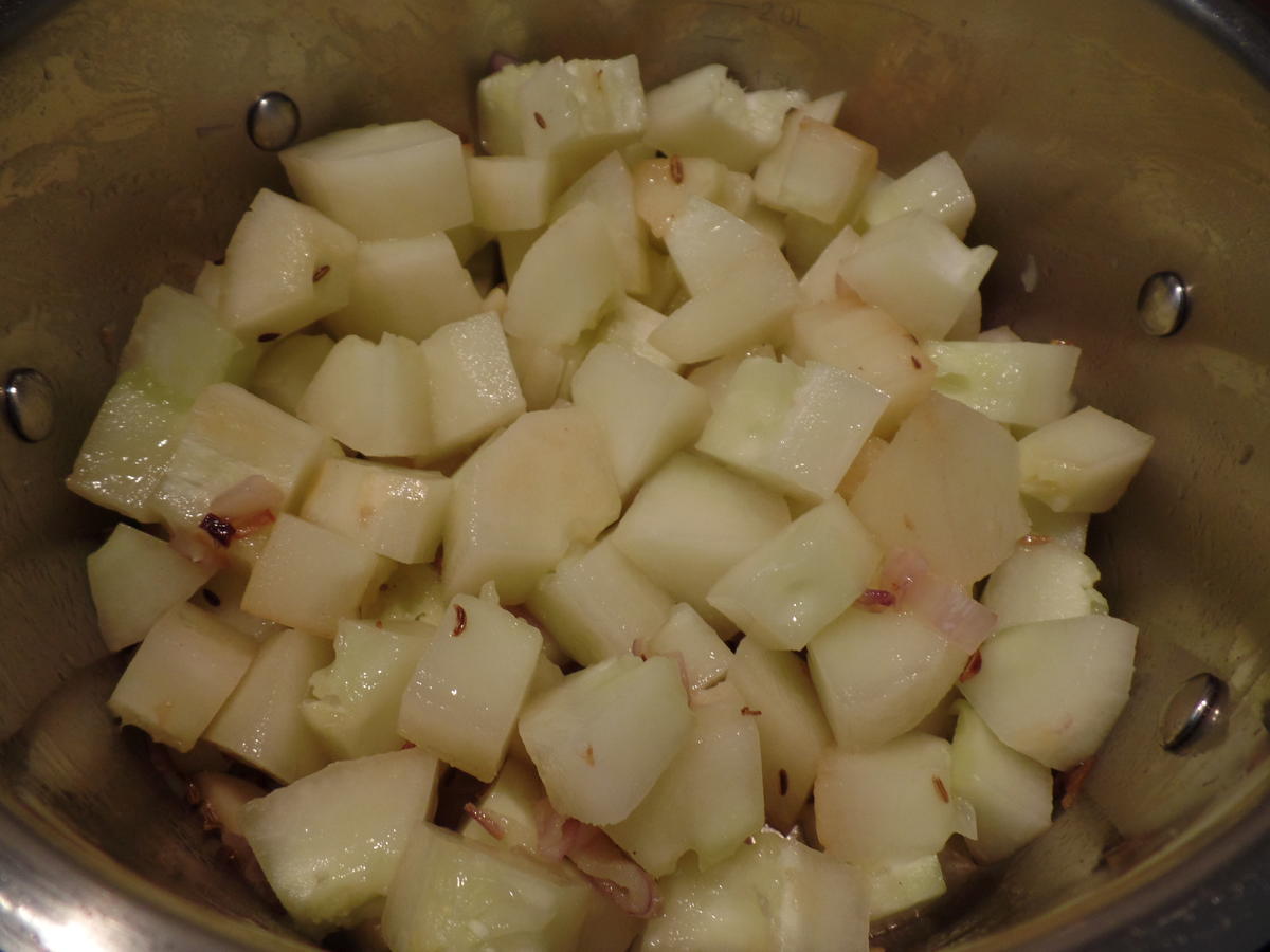 Kalte Gurkensuppe mit Feta und Laugenbrötchen Croutons - einfach - von ...