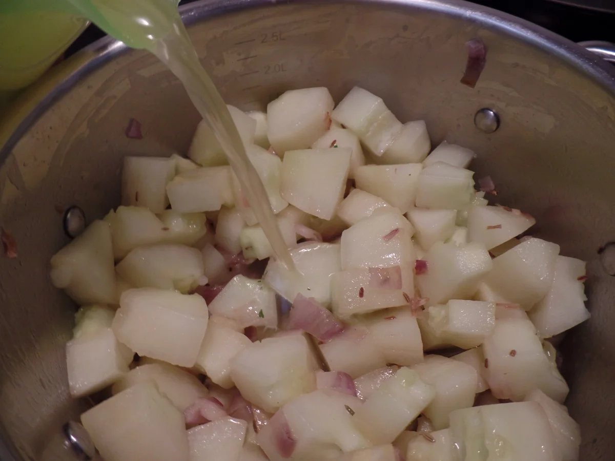 Kalte Gurkensuppe mit Feta und Laugenbrötchen Croutons - Rezept - Bild Nr. 7