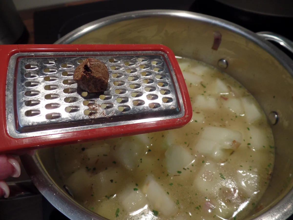 Kalte Gurkensuppe mit Feta und Laugenbrötchen Croutons - Rezept - Bild Nr. 8