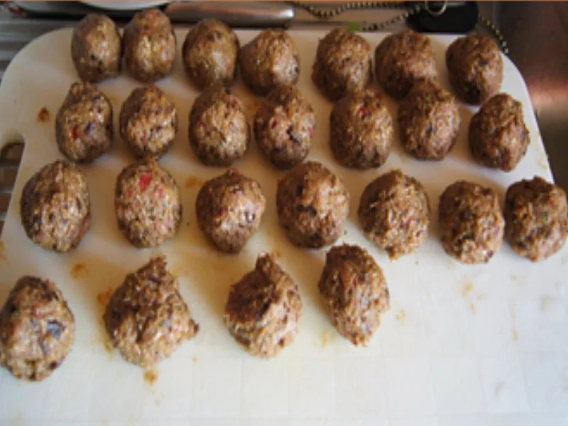 Pikante Hackbällchen mit süß-saurer-Pflaumensauce und Basmatireis - Rezept - Bild Nr. 10