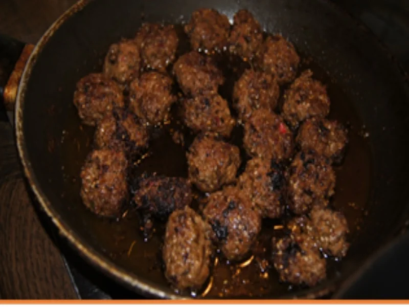 Pikante Hackbällchen mit süß-saurer-Pflaumensauce und Basmatireis - Rezept - Bild Nr. 13