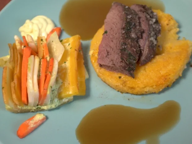Rezept: Heidschnucke mit Rübenkuchen und Zitronen-Polenta Bild Nr. 2 Heidschnucke mit Rübenkuchen und Zitronen-Polenta - Rezept - Bild Nr. 2