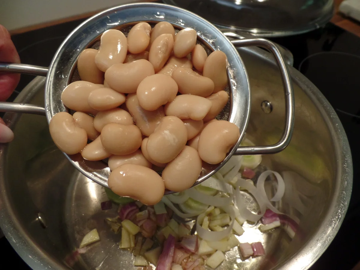 Rezept: Griechische Bohnensuppe Bild Nr. 5 Griechische Bohnensuppe - Rezept - Bild Nr. 5