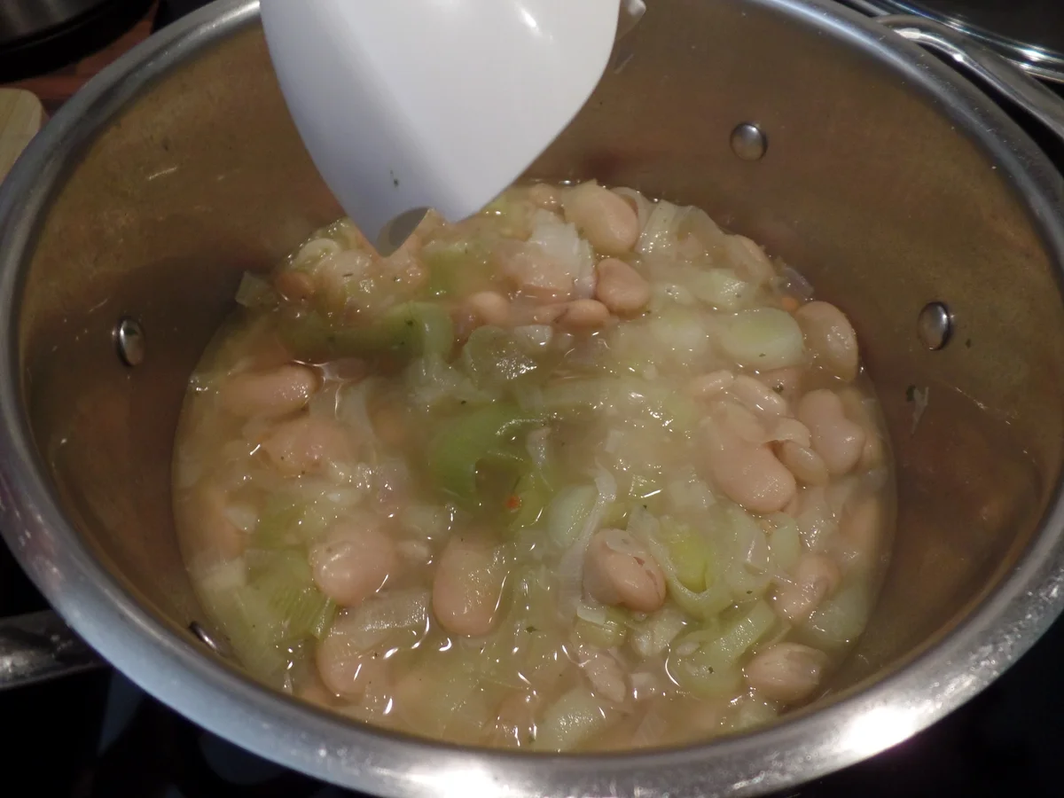 Rezept: Griechische Bohnensuppe Bild Nr. 7 Griechische Bohnensuppe - Rezept - Bild Nr. 7