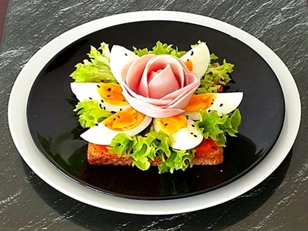 Rezept: Üppig belegte Brotscheibe Bild Nr. 10 Üppig belegte Brotscheibe - Rezept - Bild Nr. 10