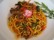 Asiatische Nudeln mit Schweinefilet und Gemüse - Rezept - Bild Nr. 2