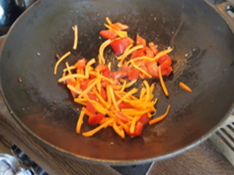 Asiatische Nudeln mit Schweinefilet und Gemüse - Rezept - Bild Nr. 12