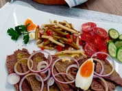 Saures Rindfleisch mit Meerrettich-Topping - Rezept - Bild Nr. 2