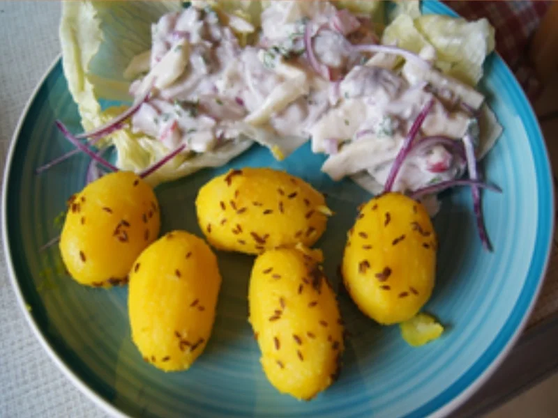 Matjesfilet-Salat mit Kümmel-Drillingen - Rezept - Bild Nr. 16042