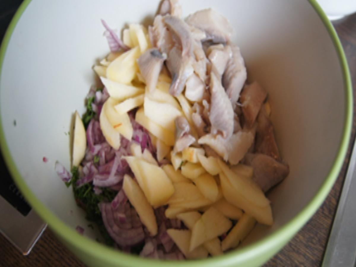 Matjesfilet-Salat mit Kümmel-Drillingen - Rezept - Bild Nr. 16050
