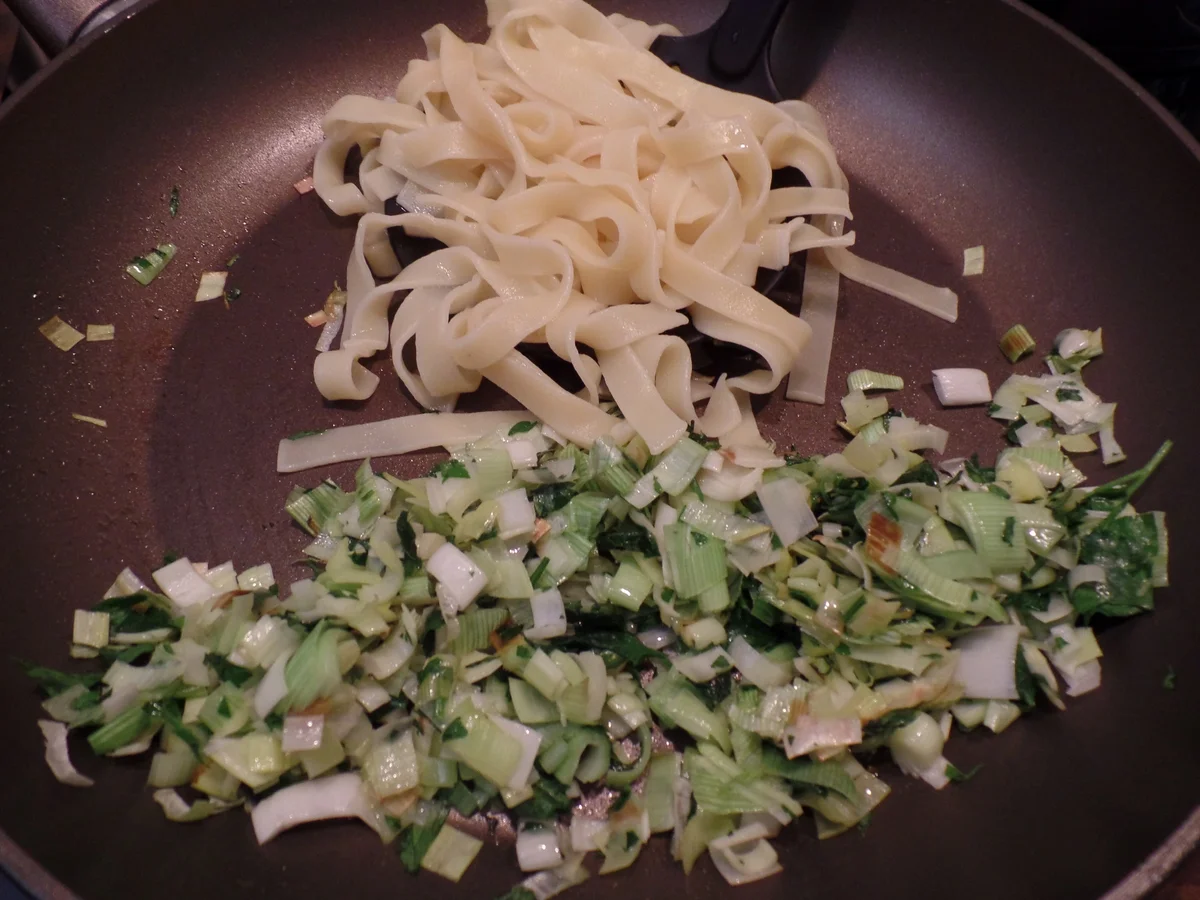 Tagliatelle mit Lauch-Petersilien-Carbonara - Rezept - Bild Nr. 16050