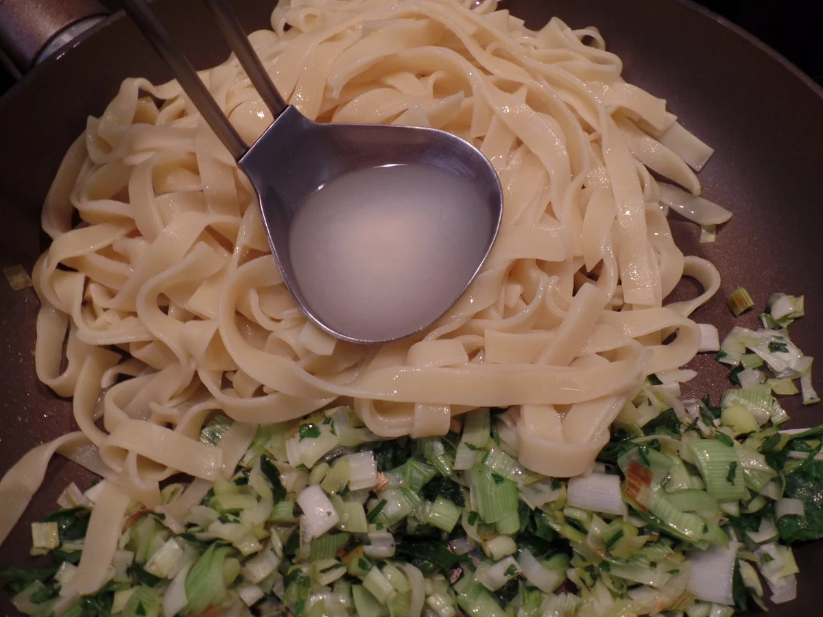 Tagliatelle mit Lauch-Petersilien-Carbonara - Rezept - Bild Nr. 16051