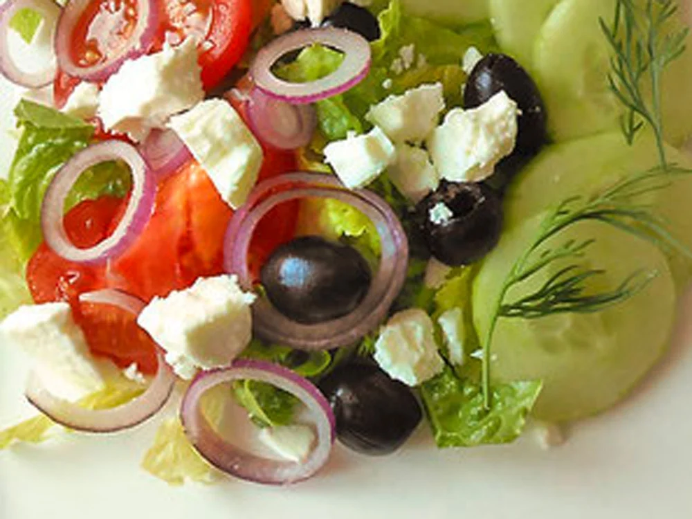 Rezept: Pfannengyros von der Schweinelende, Tzaziki und griechischer Salat Bild Nr. 16054 Pfannengyros von der Schweinelende, Tzaziki und griechischer Salat - Rezept - Bild Nr. 16054