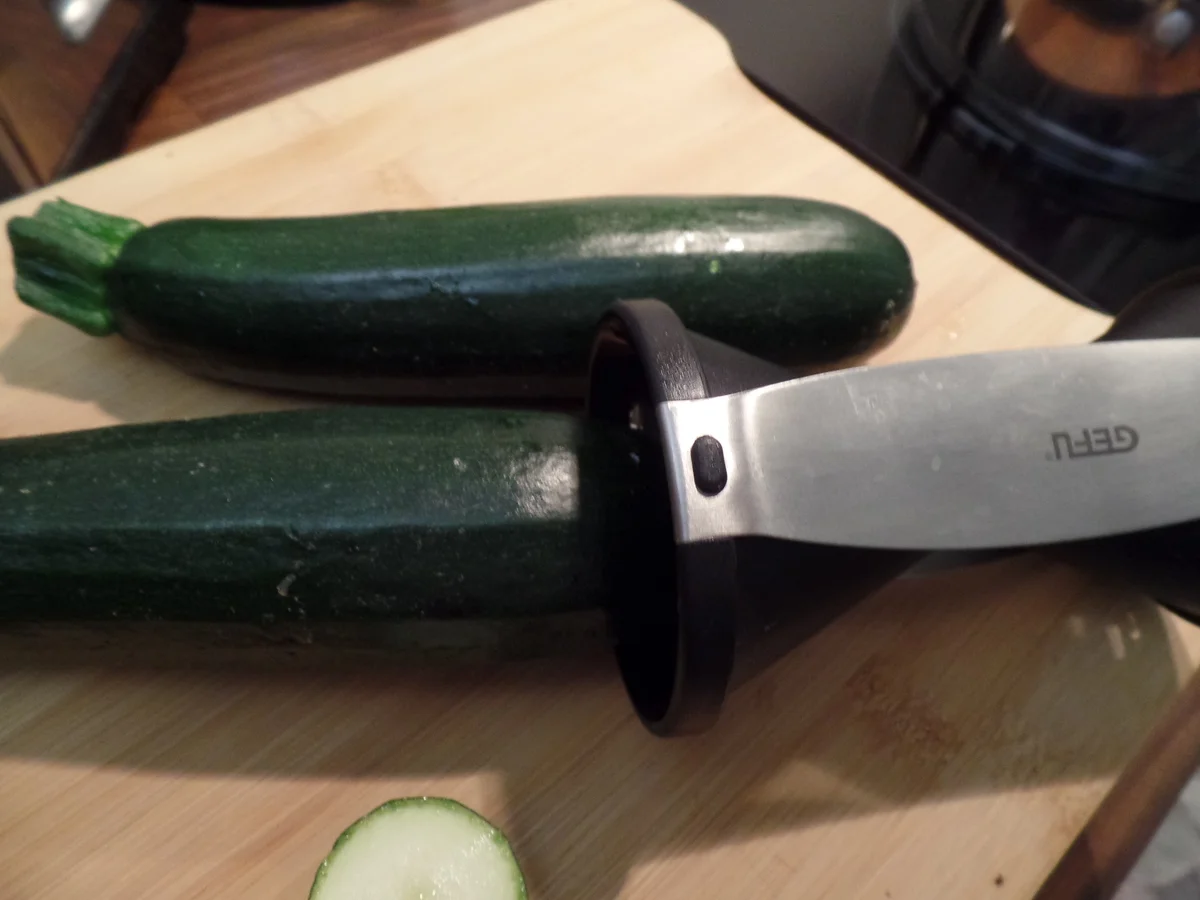 Tagliatelle mit Zucchini-Nudeln und Zitrone - Rezept - Bild Nr. 16048