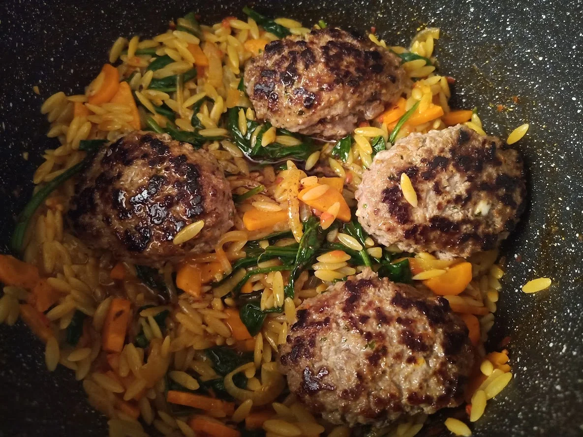 Bifteki auf griechischen Nudeln - Rezept - Bild Nr. 6