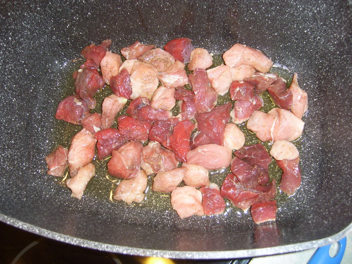 Gulasch Halb und Halb mit norwegischem Einschlag - Rezept - Bild Nr. 16048