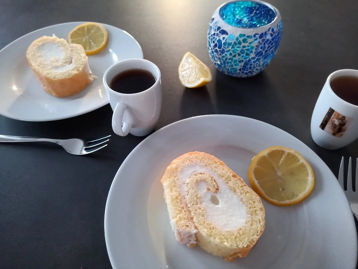 Zitronen-Biskuitrolle zur kochbar Challenge August 2022 - Rezept - Bild Nr. 16048