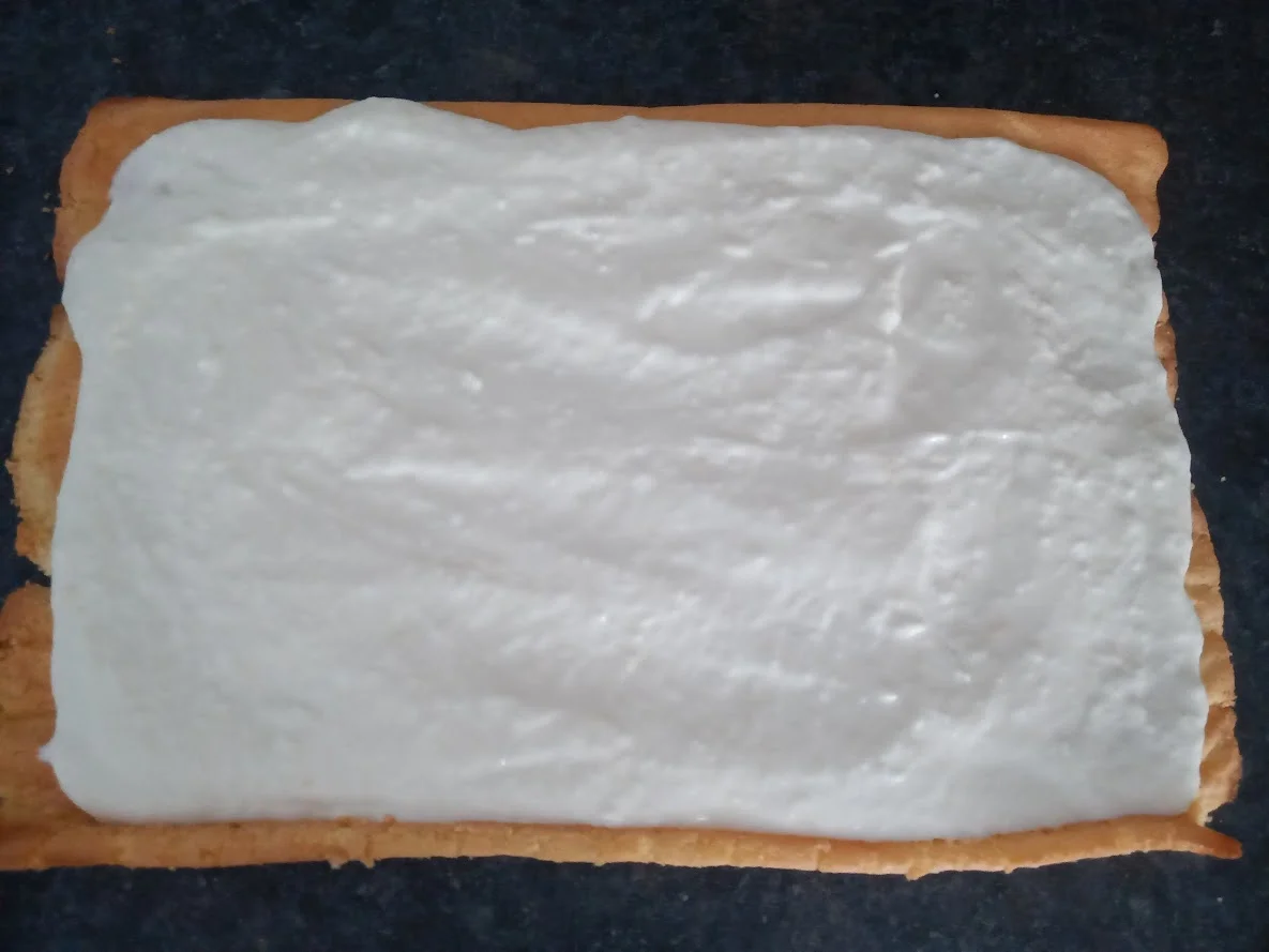 Zitronen-Biskuitrolle zur kochbar Challenge August 2022 - Rezept - Bild Nr. 16054