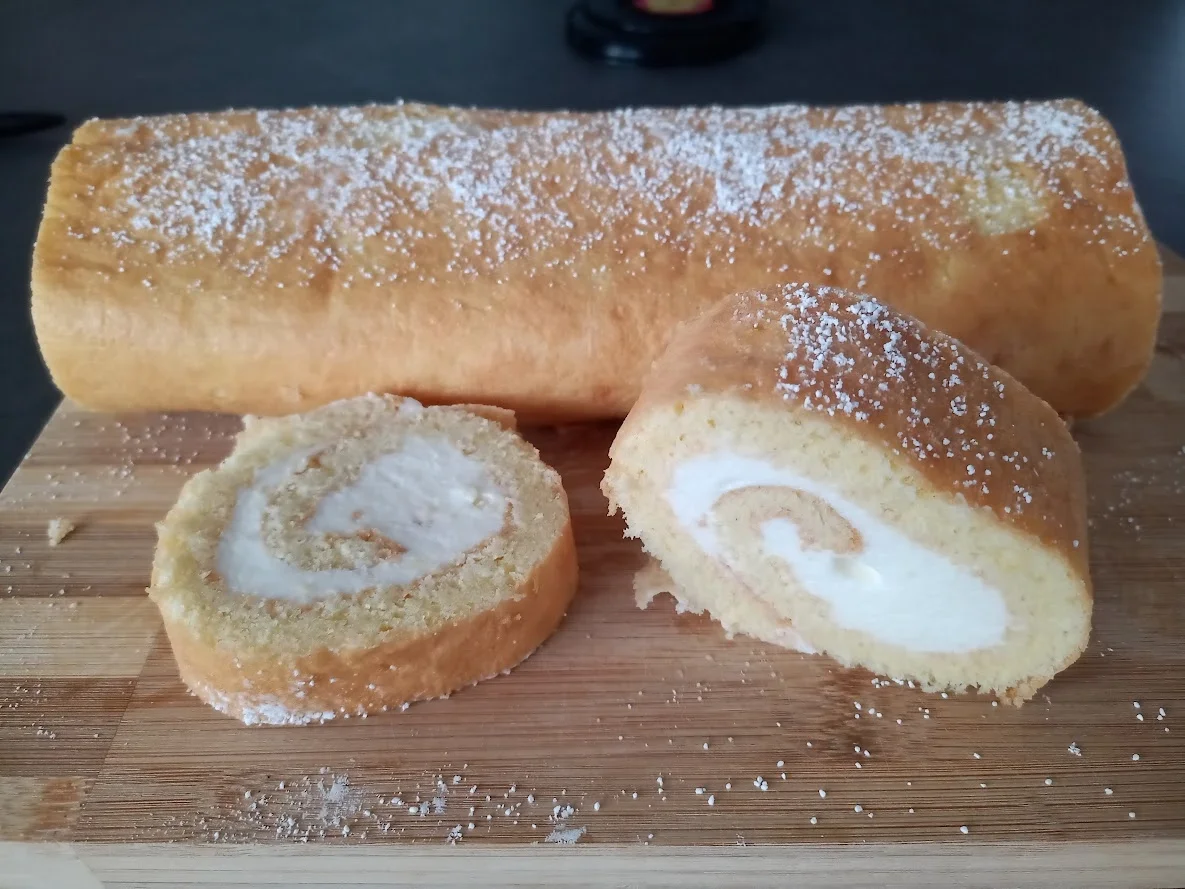 Zitronen-Biskuitrolle zur kochbar Challenge August 2022 - Rezept - Bild Nr. 16056