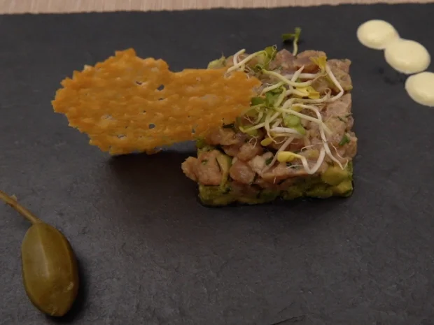 Thunfisch mit Avocado und Parmesankeks - Rezept - Bild Nr. 16049