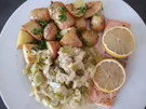 Rezept: Ofen-Lachs mit Rahmporree und Kartoffeln Bild Nr. 2 Ofen-Lachs mit Rahmporree und Kartoffeln - Rezept - Bild Nr. 2